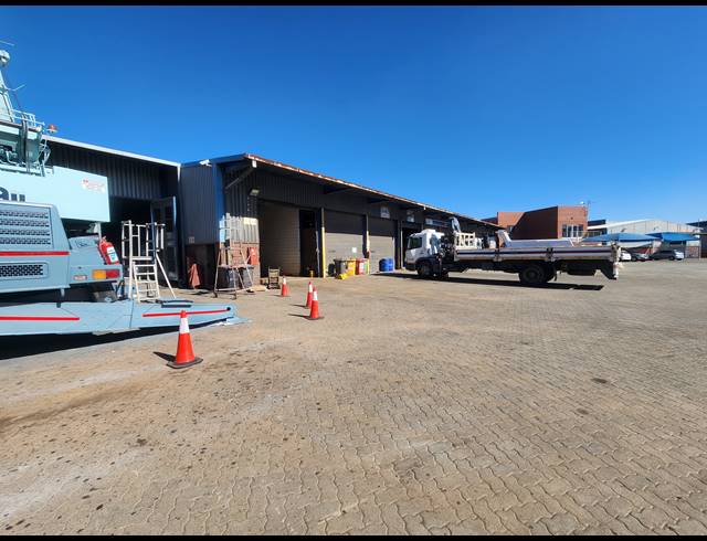 18,286M² WAREHOUSE FOR SALE IN ROODEKOP